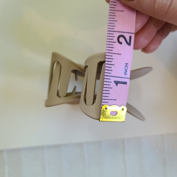 Flower Claw Clips | Set of 4 Hair Clips - Picture 15 of 15